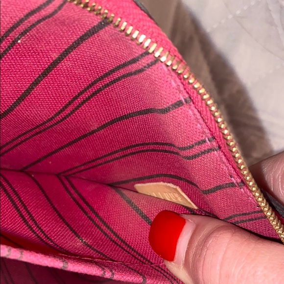 COPY - Louis Vuitton Neverfull wristlet! - Picture 4 of 5